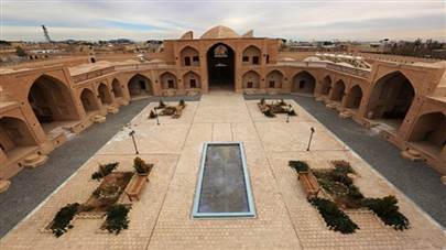  هتل کاروانسرای عباسی کوه پا نایین